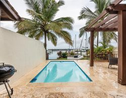 Marina Front Villa at Puerto Bah a - Breakfast Included Oda