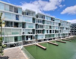 Marina View Apartment in Viaduct - Pool Dış Mekan