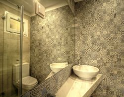 Martim Vaz Design by Apartments Alfama Banyo Tipleri