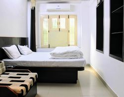 Maruti Group of Hotels - Tulsi Hotel Oda Manzaraları