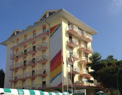 Hotel MaxiHeron Dış Mekan