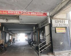 Hotel Maya Deluxe Dış Mekan