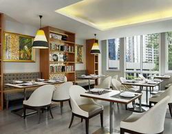Mayfair, Bangkok - Marriott Executive Apartments Yeme / İçme