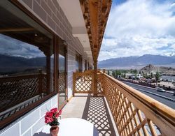 Mentokling Residency Ladakh Oda