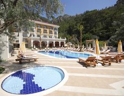Meril Club Hotel Havuz