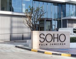 Mesmerizing Upscale 1BR Apartment in Soho Palm Jumeirah İç Mekan