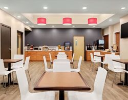 Microtel Inn and Suites by Wyndham Val d Or Yeme / İçme