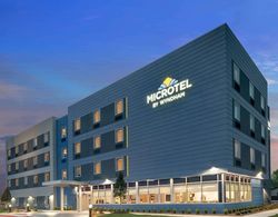 Microtel Inn & Suites by Wyndham Hot Springs Dış Mekan