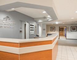 MICROTEL INN & SUITES BY WYNDHAM SENECA FALLS Lobi