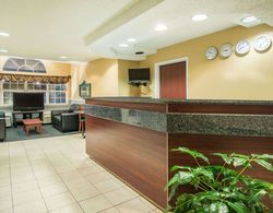 MICROTEL INN & SUITES BY WYNDHAM TULSA EAST Lobi