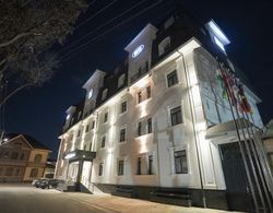 Milan Hotel Dış Mekan