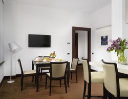 Milano Castello Luxury Apartment Oda Düzeni