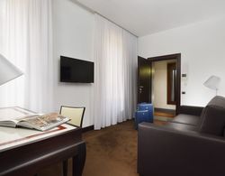 Milano Castello Luxury Apartment Oda Manzaraları