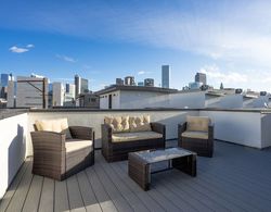 Mile High Lifestyle Townhome in Golden Triangle Rooftop Views Oda Düzeni