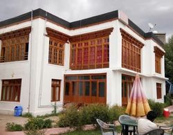 Millennium Guest House And Hotel Dış Mekan