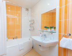 MinskLux Apartments 2 bedrooms - 100 sqm Banyo Tipleri