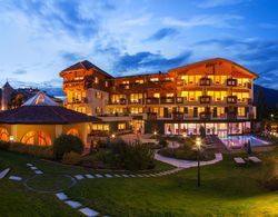 Mirabell Dolomites Hotel - Luxury - Ayurveda & Spa Dış Mekan