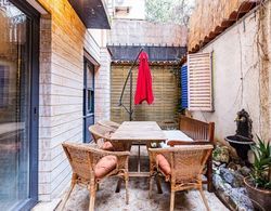 Missafir Apartment With Backyard in Nisantasi Oda