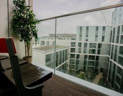 Modern 1 Bedroom Flat in Wandsworth Oda Düzeni