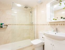 Modern 2 Bedroom Apartment in the Heart of London Banyo Tipleri