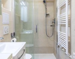 Modern 2bdr Apartment in Old Town- Best Location Banyo Tipleri