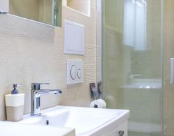 Modern 2bdr Apartment in Old Town- Best Location Banyo Tipleri