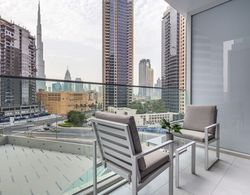 Modern & Adorable Studio w/ Spectacular Burj Khalifa Views! İç Mekan