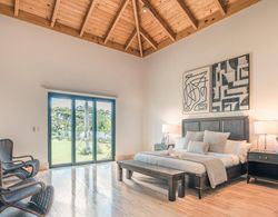 Modern and Brand new Villa at Casa de Campo Oda