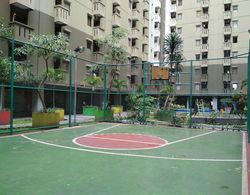 Modern And Cozy Stay 2Br Apartment At Gateway Ahmad Yani Cicadas Genel