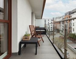 Modern Apartment Bemowo by Renters Oda Düzeni