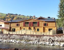 Modern Chalet in Kaprun with Hot Tub Dış Mekan