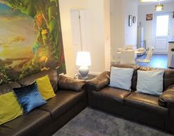 Modern Comfy 2-bedroom Flat in St Helens Öne Çıkan Resim