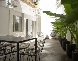 Modern ground floor with private patio Dış Mekan