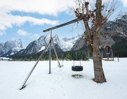 Modern Holiday Home in Leutasch With Barbecue Dış Mekanlar