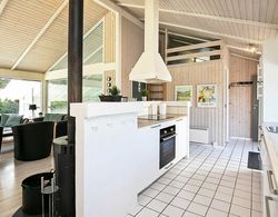 Modern Holiday Home in Lønstrup With Swimming Pool İç Mekan