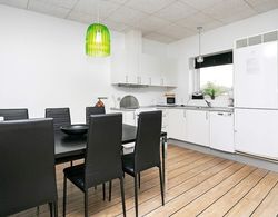 Modern Holiday Home in Ringkøbing With Terrace İç Mekan