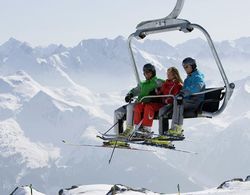 Modern Holiday Home in Zell am Ziller Near Ski Lift Dış Mekan