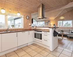 Modern Holiday Home With Barbecue in Hjørring İç Mekan