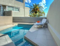 Modern Holiday Apartment in Secure Camps Bay Complex With Private Pool Houghton Steps Oda