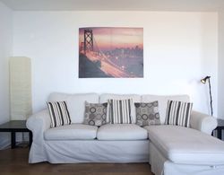Modern Apartment in Leith With Sea Views Oda Düzeni