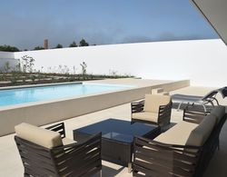 Modern Villa in Óbidos Lisbon With Garden and Pool Oda Düzeni