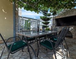 Modern Apartment in Trogir With Sea Nearby Oda Düzeni