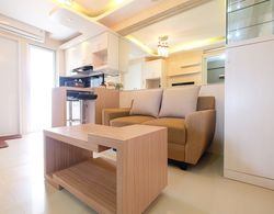 Modern Minimalist 2 Bedrooms at Bassura City Apartment By Travelio Öne Çıkan Resim