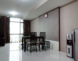 Modern Minimalist Best View 2Br Apartment At Aryaduta Residence Surabaya Oda Düzeni