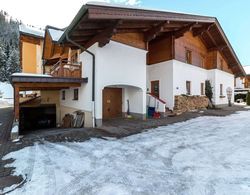 Modern Apartment Near Ski Area in Salzburger Dış Mekan