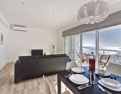 Modern Sea-view Apartment in a Prime Location Oda Düzeni