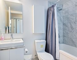 Modern Skyscraper Studio by CN Tower Banyo Tipleri