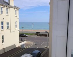 Modern Apartment With sea View Worthing UK Oda