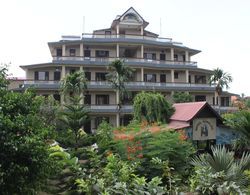 Hotel Monalisa Chitwan Dış Mekan