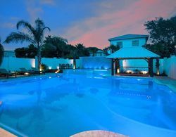 Monarch by Avantstay Breathtaking Estate w/ Beach Access, Swim Up Bar, Hot Tub, & Rooftop Views İç Mekan
